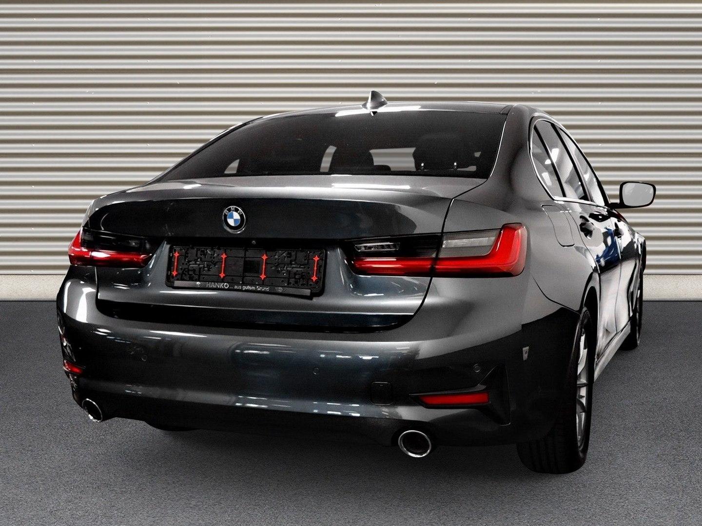 BMW 320i Advantage