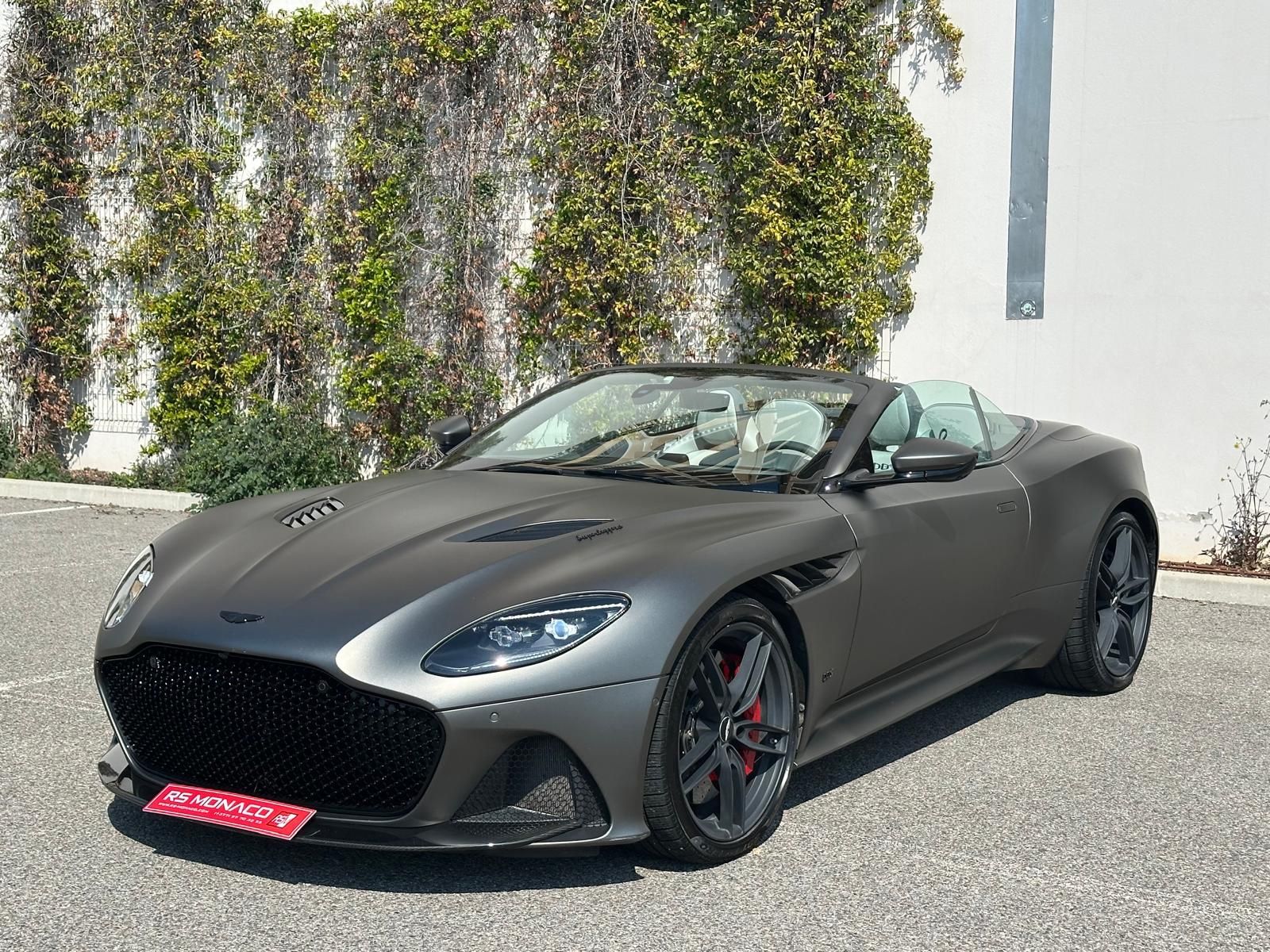 ASTON MARTIN DBS