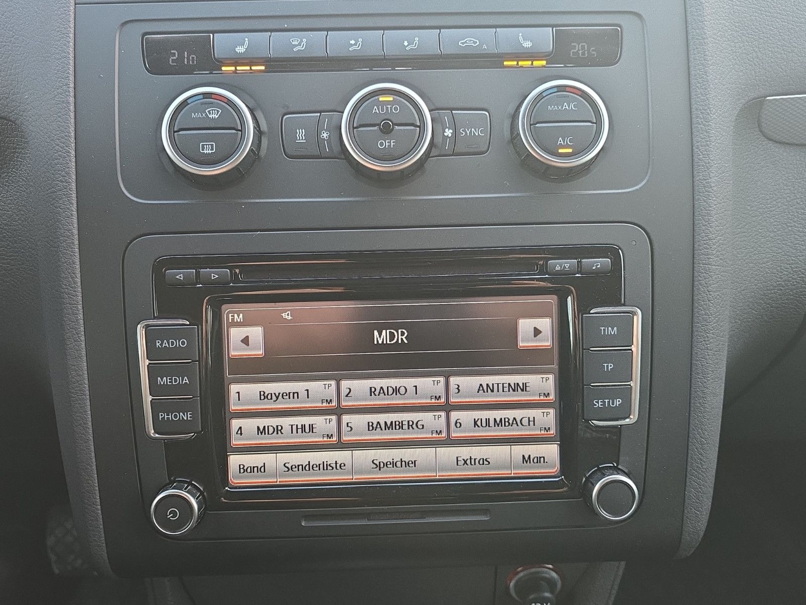 Fahrzeugabbildung Volkswagen Touran Life/DSG/Rückfahrkamera/Automatik/AHK