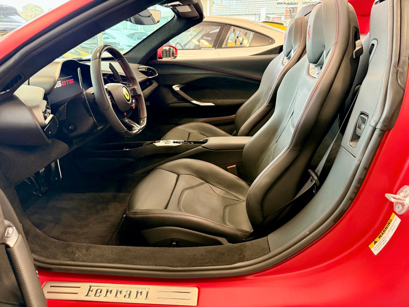 Fahrzeugabbildung Ferrari 296 GTS "Special Color" / LIFT / SURROUND VIEW