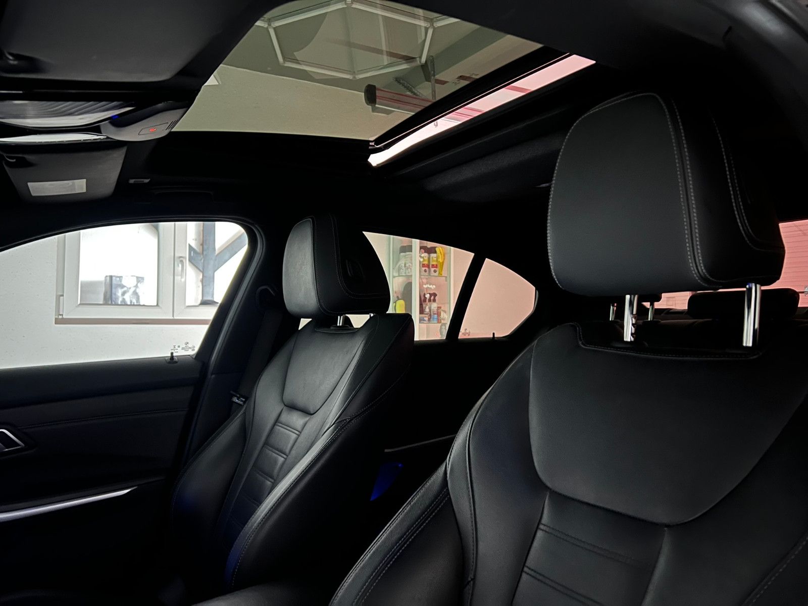 Fahrzeugabbildung BMW 330 i M Sport/LASER/eGSD/HuD/VRTL COCKPIT/DE FZG