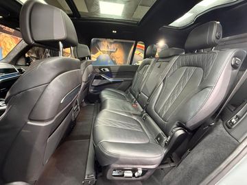 BMW X7 - 11