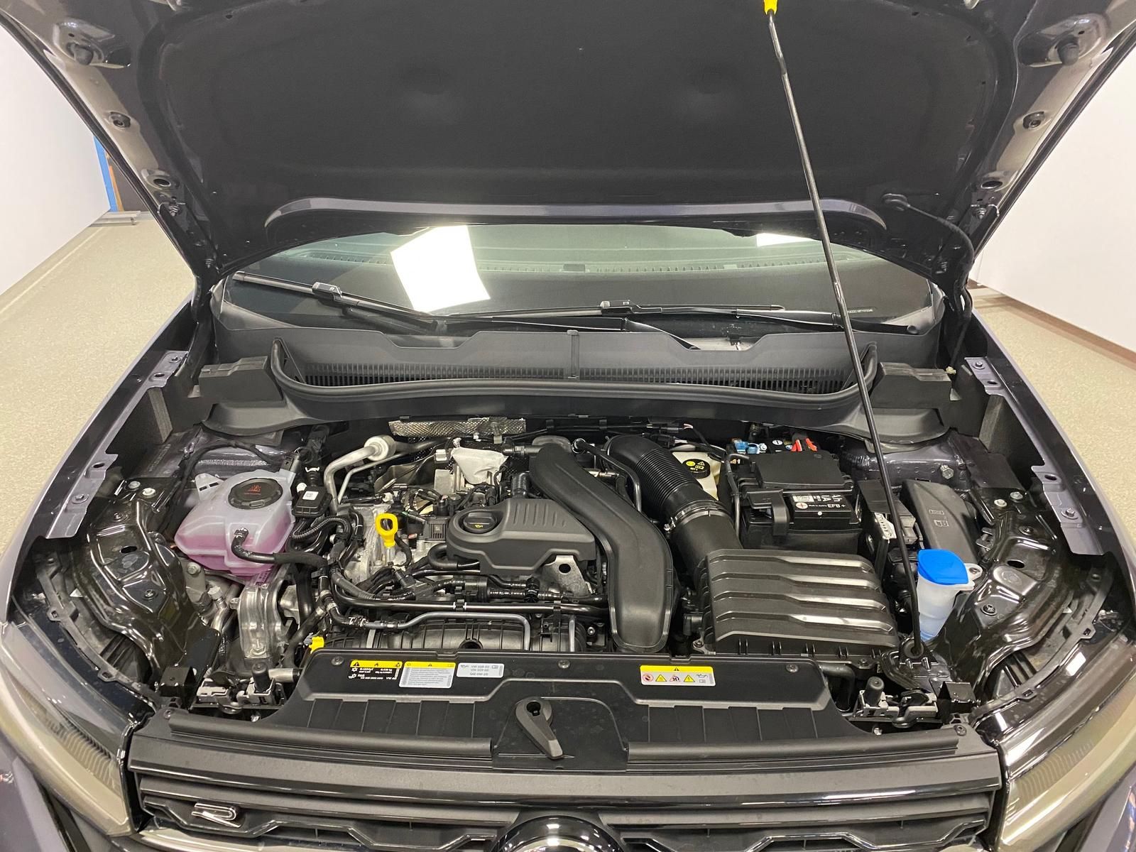 Fahrzeugabbildung Volkswagen T-Cross 1.5 TSI DSG BLACK STYLE R-Line+AHK+ACC++