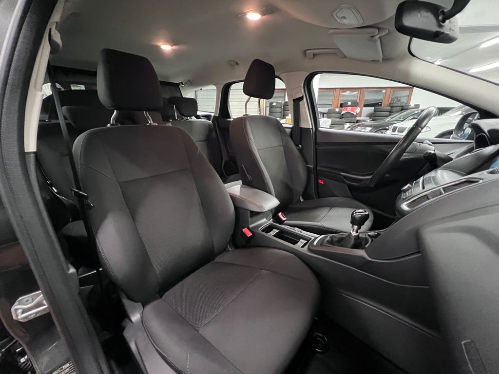 Ford FOCUS TURNIER BUSINESS/ 96.tKM/ GARANTIE/ NAVI/ Ford FOCUS TURNIER BUSINESS/ 96.tKM/ GARANTIE/ NAVI/