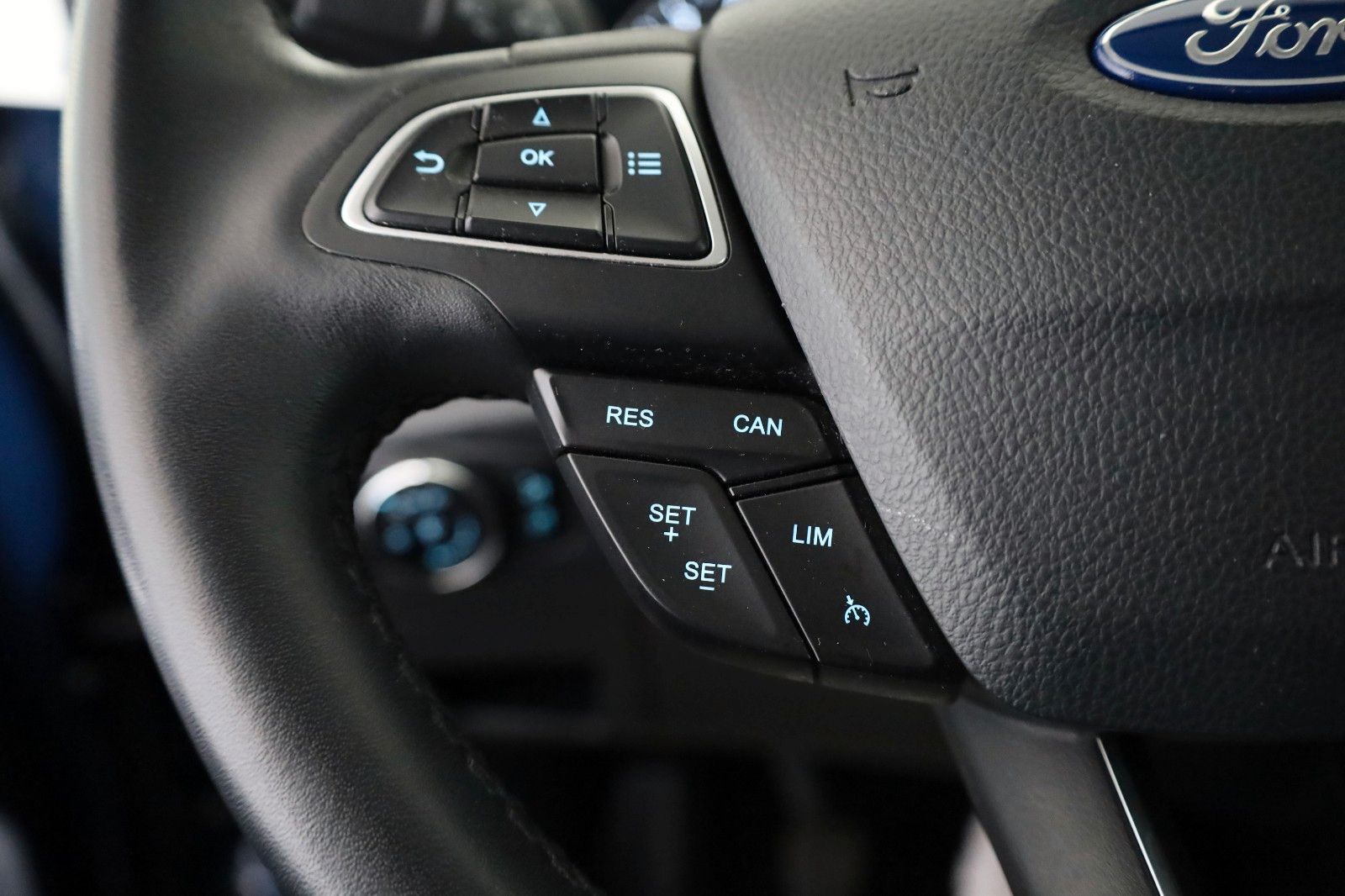 Fahrzeugabbildung Ford EcoSport Cool & Connect,Navi,Kamera,SR+WR