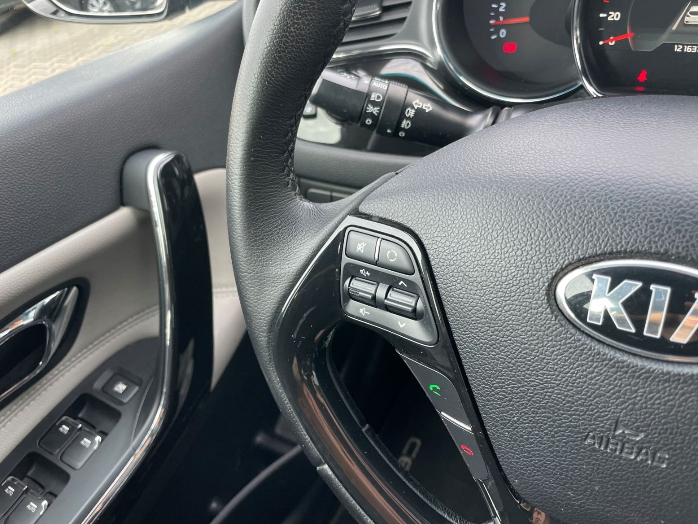 Fahrzeugabbildung Kia Ceed_sw Spirit Kamera totWinkAss SpurhalteAss