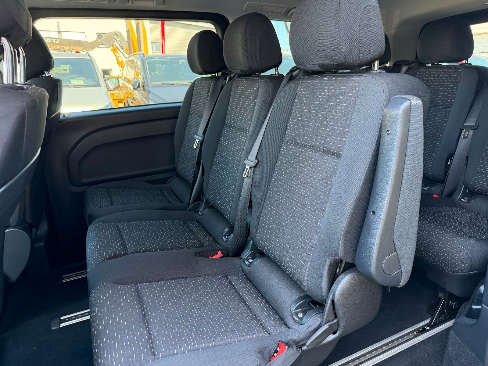 Fahrzeugabbildung Mercedes-Benz Vito 116 CDI 9G Tourer AHK2,5to LED