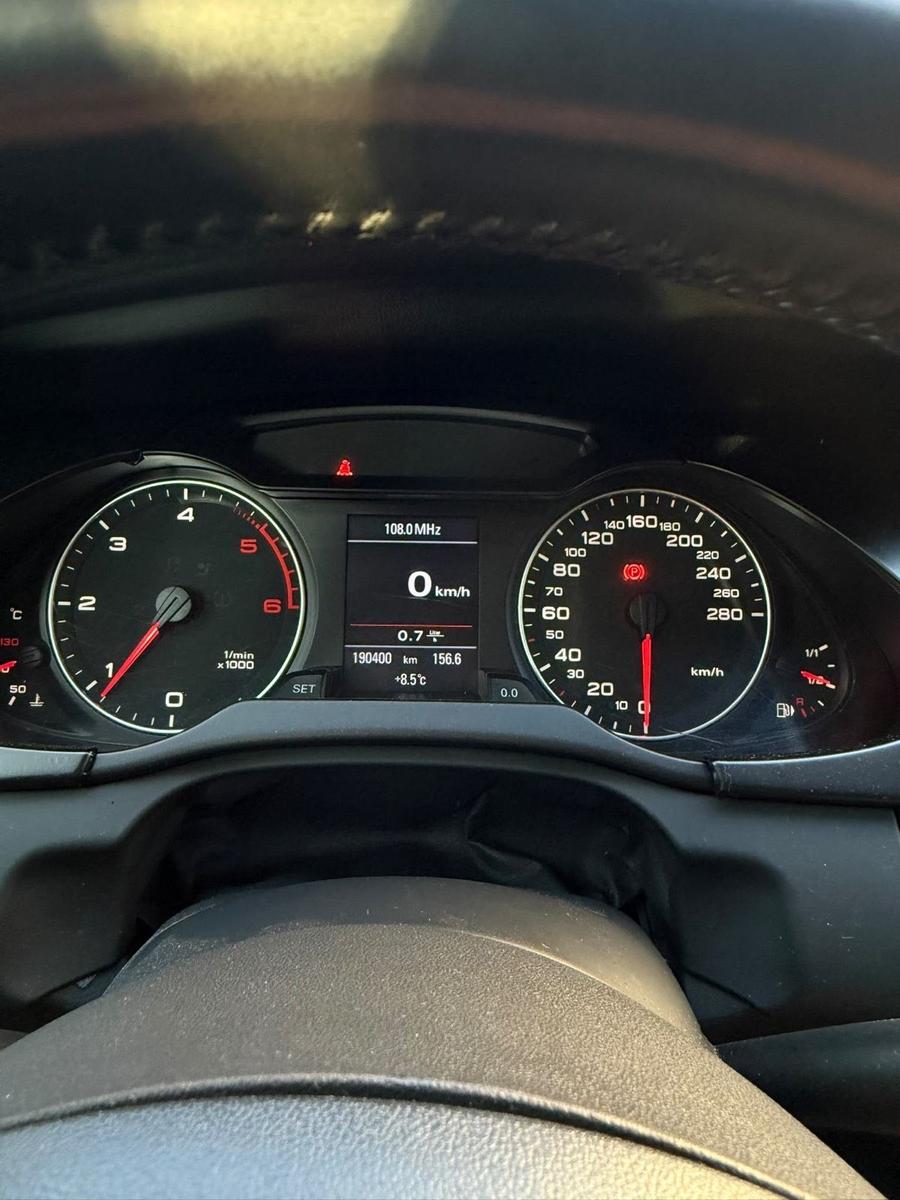 Audi A4 2010 — interior