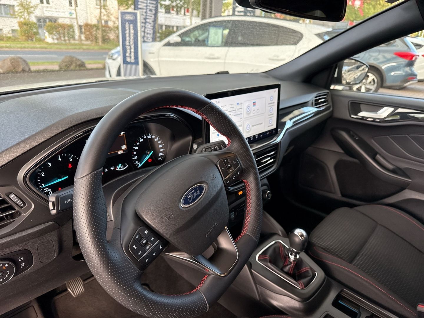 Fahrzeugabbildung Ford Focus ST-Line Kamera Navi DAB ACC TWA Induktion