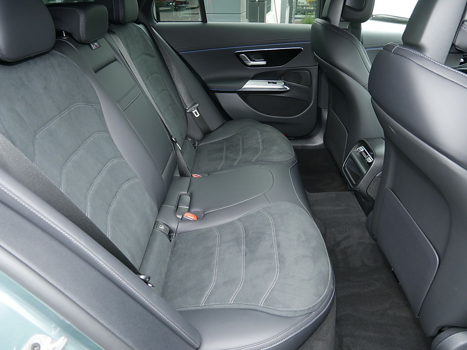 Mercedes-Benz E 450 d 4MATIC T+AMG+Night+DIGITAL LIGHT+AHK+DAB foto 7