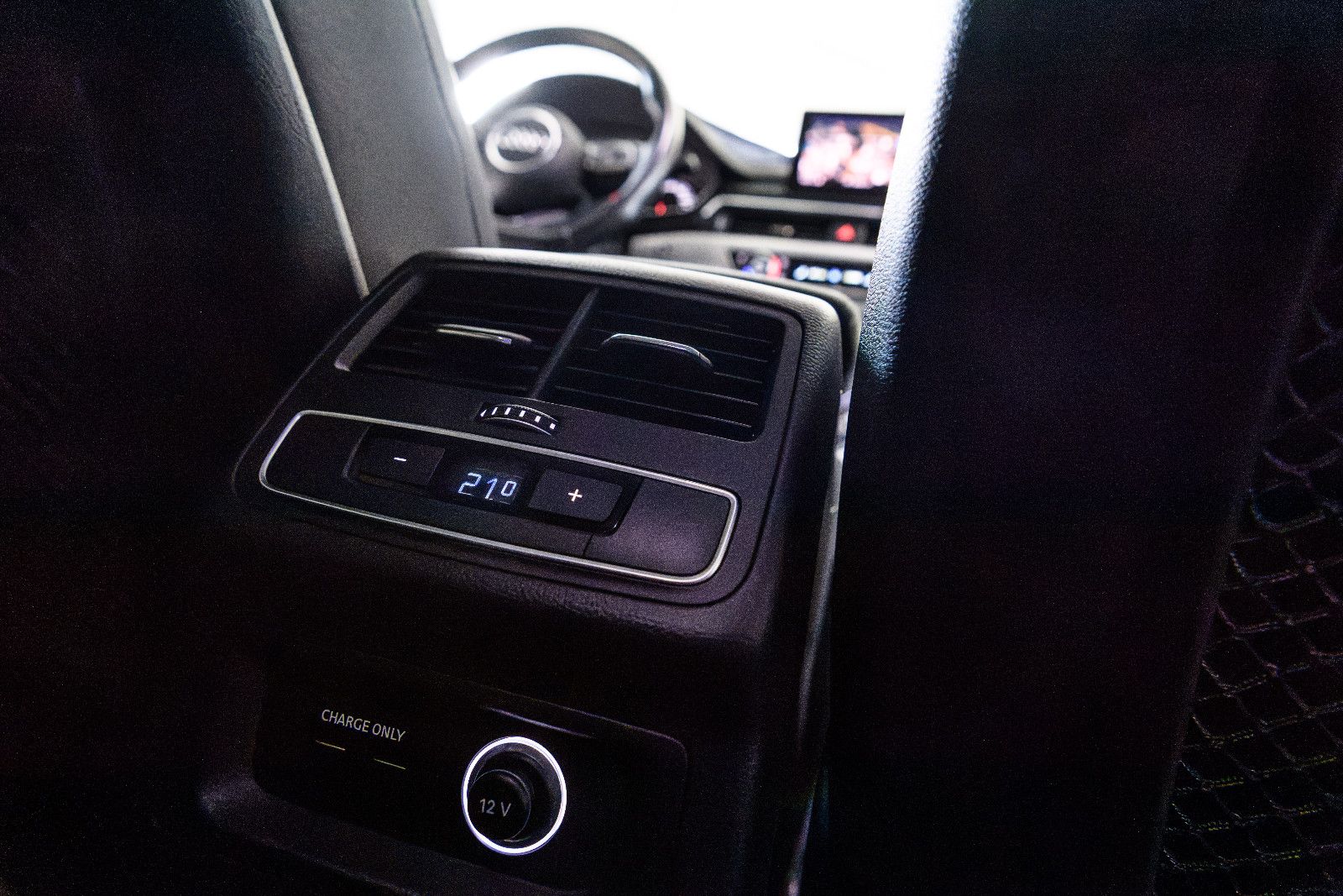 Fahrzeugabbildung Audi A4 Avant sport +LED +MICHELIN