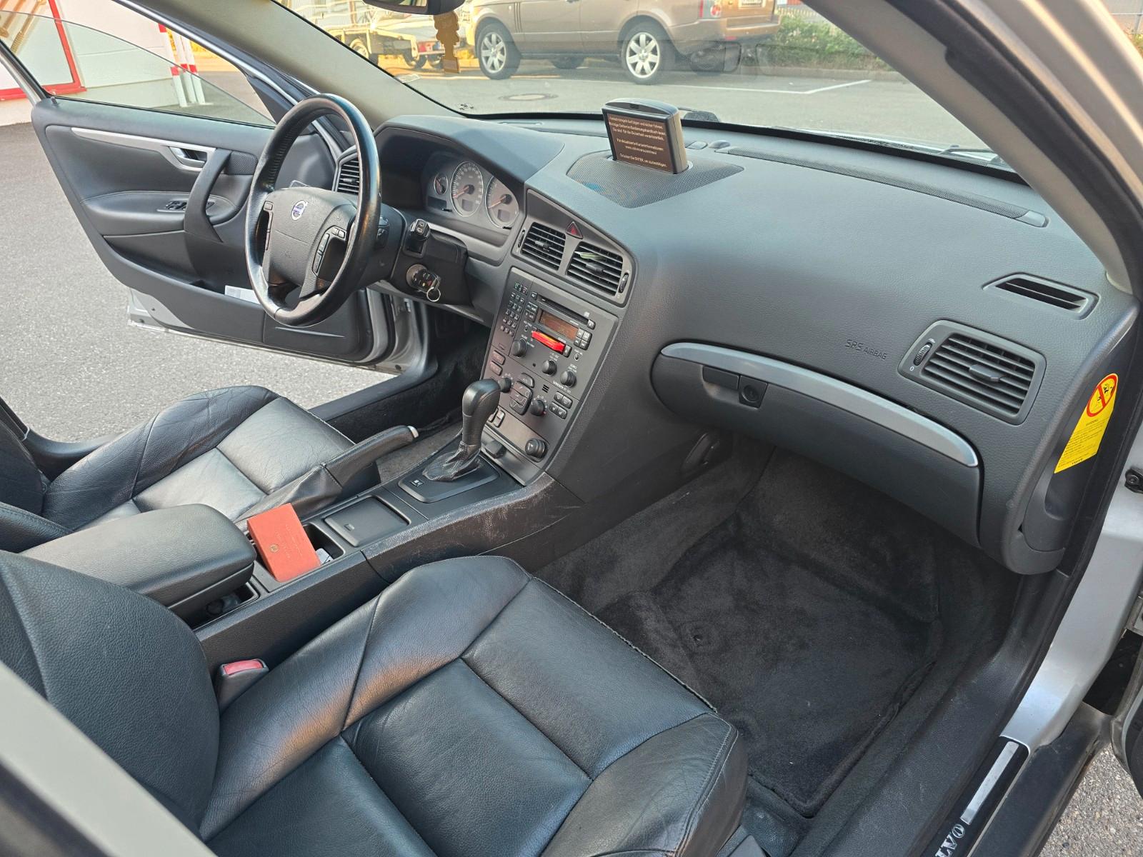 Volvo V70 2004 — photo 12