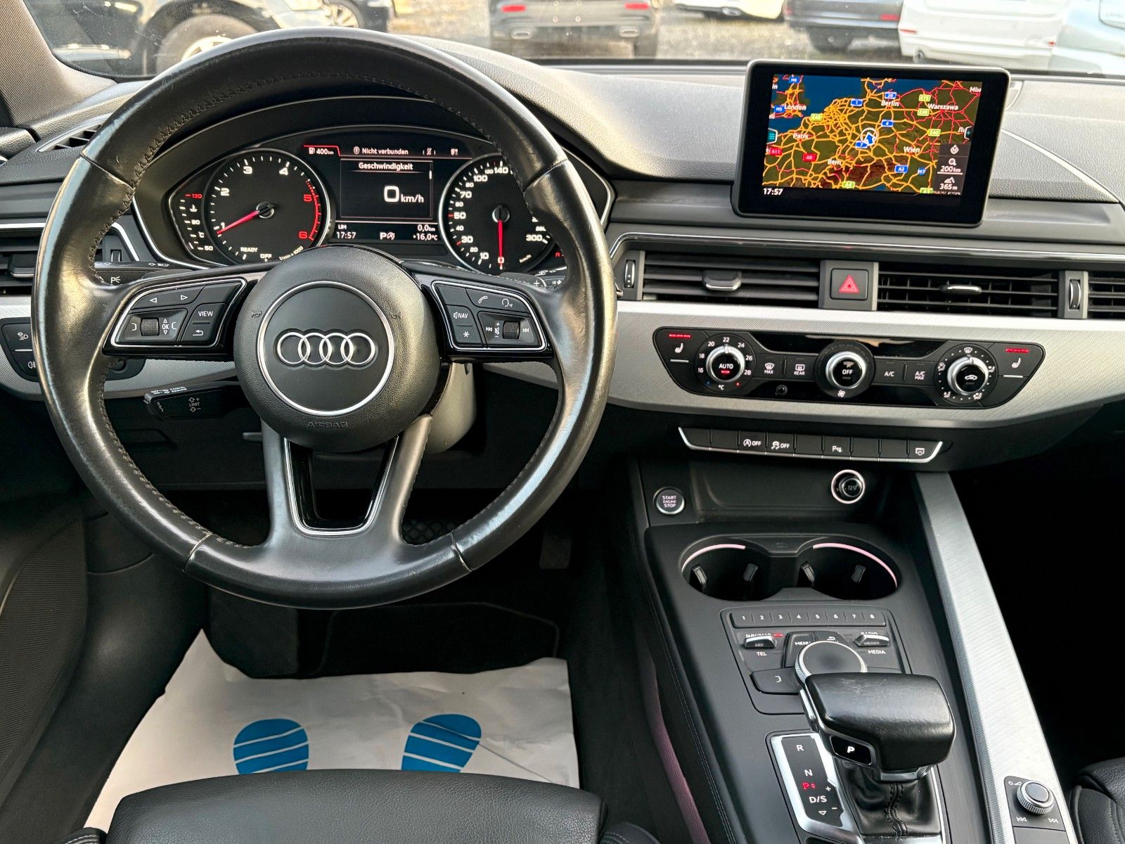 Fahrzeugabbildung Audi A4 Avant 2.0 TDI sport Navi Leder Xenon S-LINE