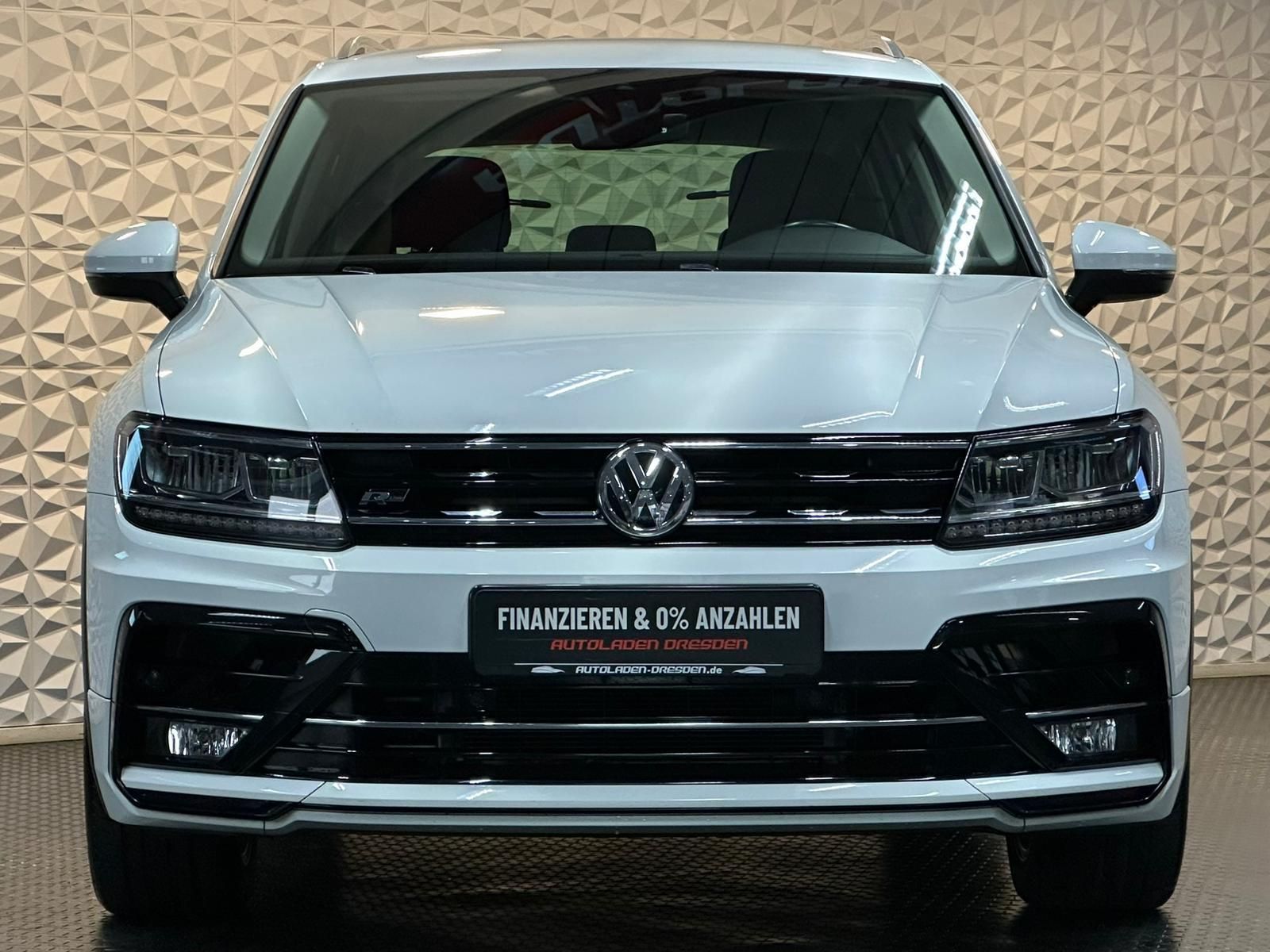 VW Tiguan 2.0TDI R LINE 4M* LED#SHZ#ACC#NAVI#SPUR - Image 3