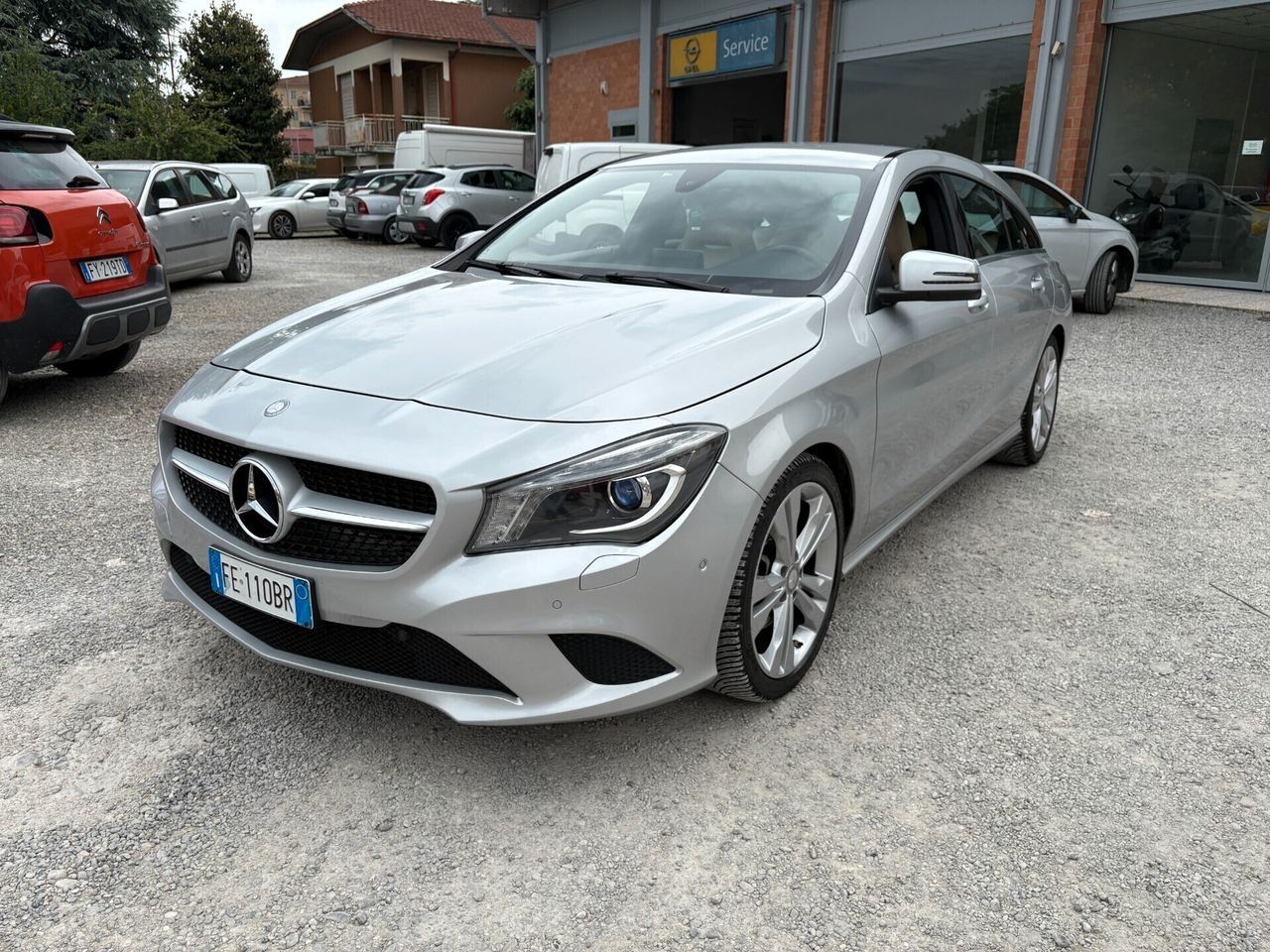 MERCEDES-BENZ CLA 200