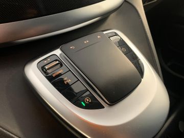 Mercedes V 250 - 12