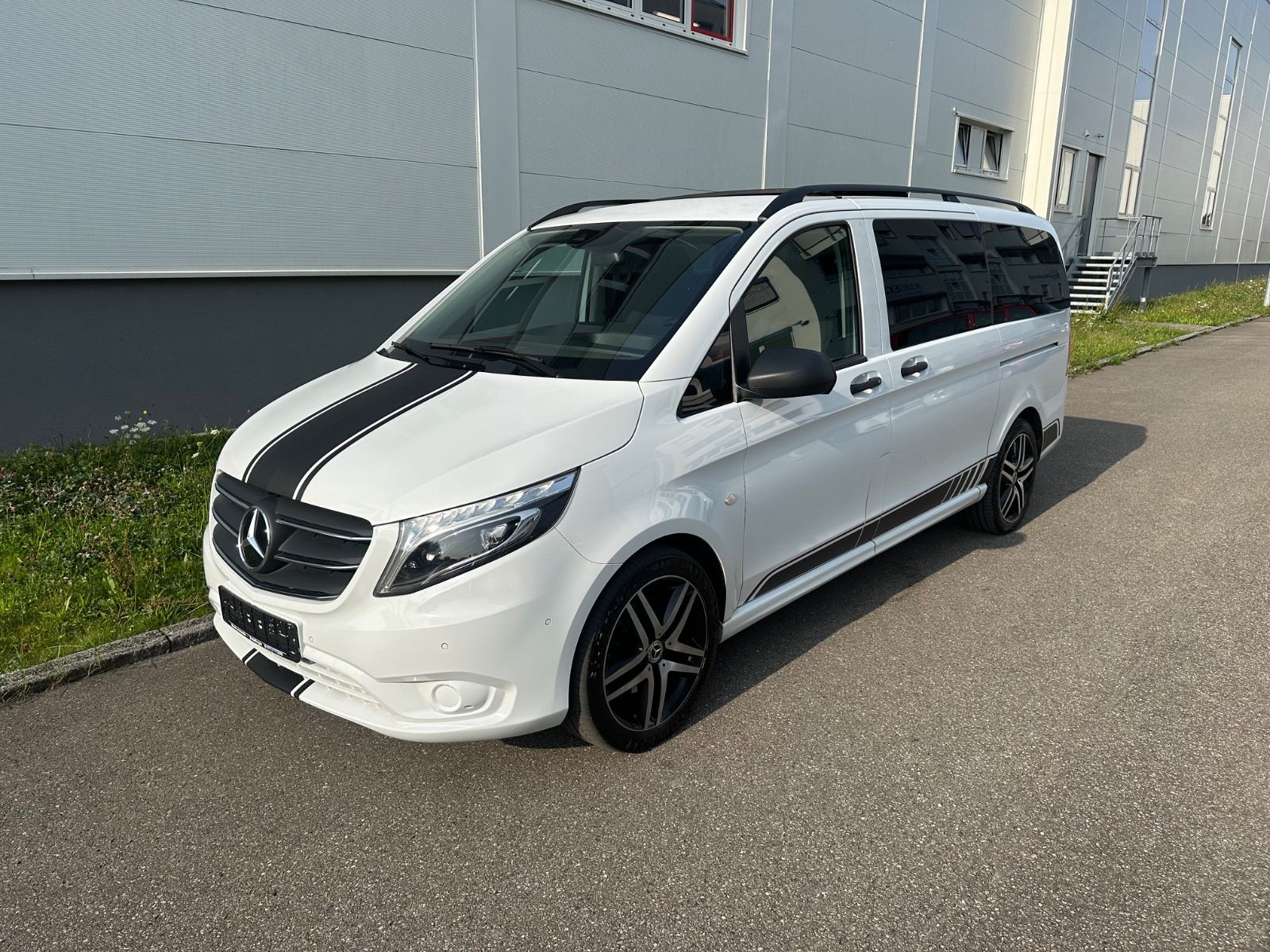 MERCEDES-BENZ V 300d*LANG*SPORTPAKET*PANO*EL-TÜRE*TISCH*AHK*19