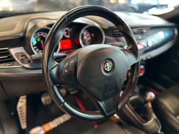 MYAUTOCENTER – Gebraucht- und Jahreswagen mit Werkstattservice in Pfaffenhofen Alfa Romeo Giulietta Quadrifoglio Verde *Klima*Radio*PDC*BT