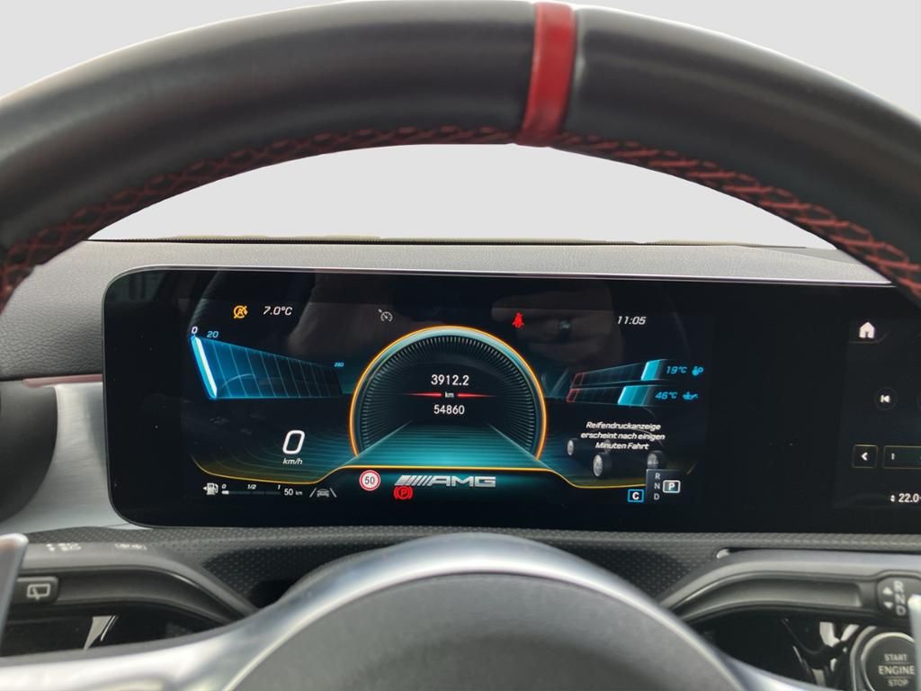 Fahrzeugabbildung Mercedes-Benz AMG A 35 4M Pano-Dach*Apple CarPlay*LED