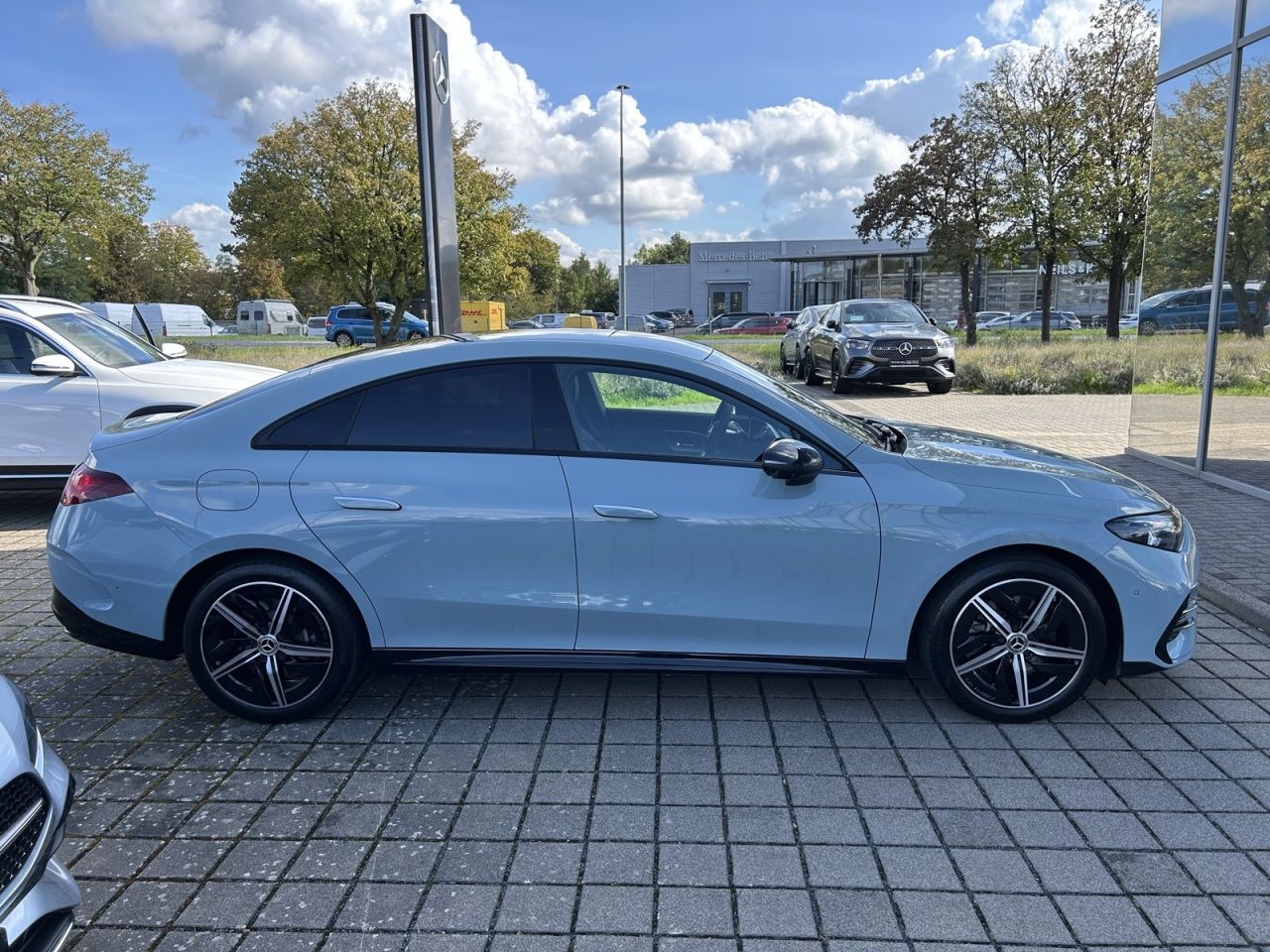 Mercedes-Benz CLA 350 4MATIC mit EQ Technologie AMG BURM NIGHT foto 5