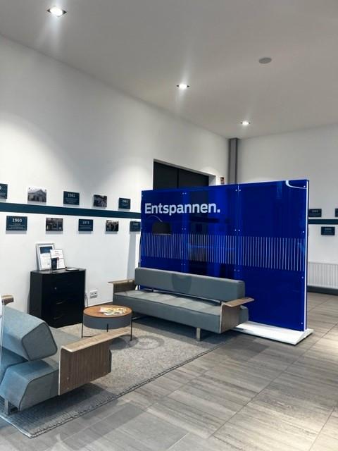 showroom-image-top