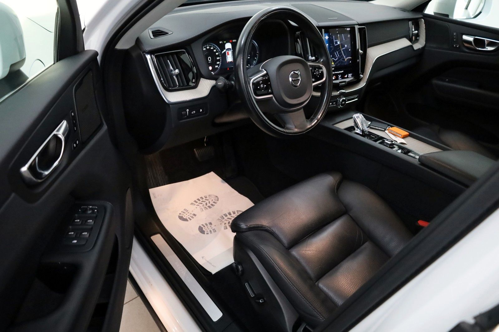 Fahrzeugabbildung Volvo XC60 Inscription T6 AWD,Leder,Kamera,Panoram,AHK