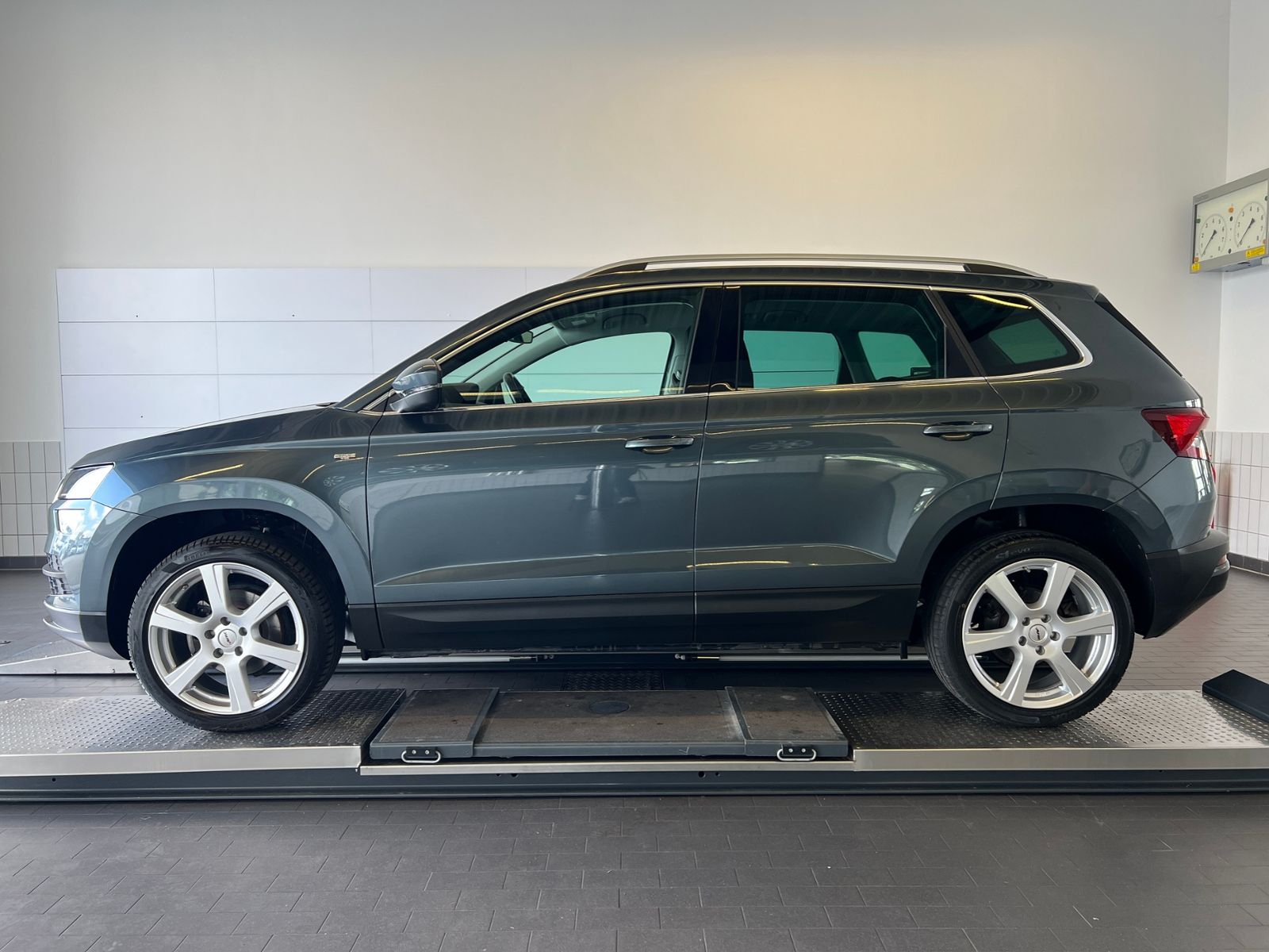 Fahrzeugabbildung SKODA Karoq 1.5 TSI ACT Drive 125 years *AHK, LED, Sta