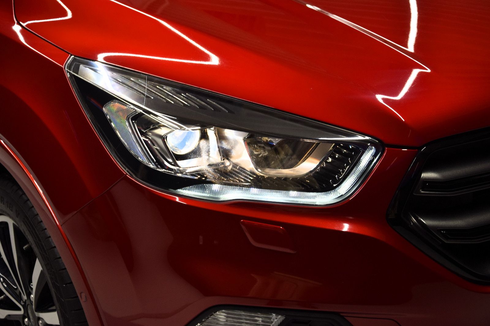 Fahrzeugabbildung Ford Kuga ST-Line Tempomat Kamera PDC Bi-Xenon el.Hkl