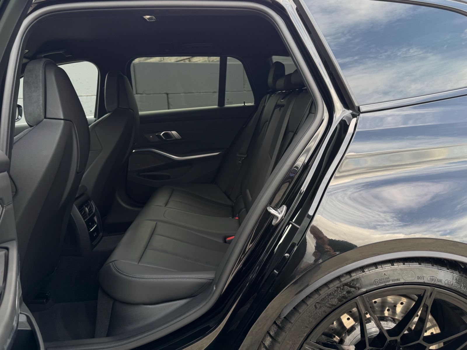 Fahrzeugabbildung BMW M3 Touring xDr Competition H&K LHZ HuD LHZ SBL