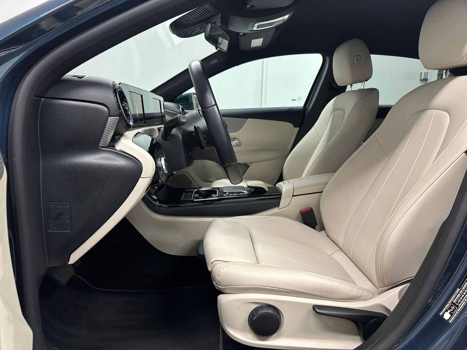 Fahrzeugabbildung Mercedes-Benz A 180 d Limousine *Progressive*NAVI*AHK*LEDER*