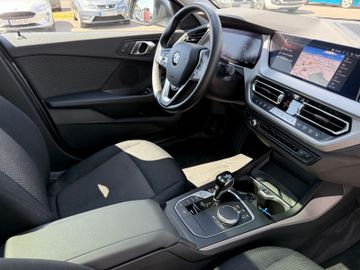 BMW 118 i AdvantageSport+LED+Pano+Navi+VirtCock+SHZ