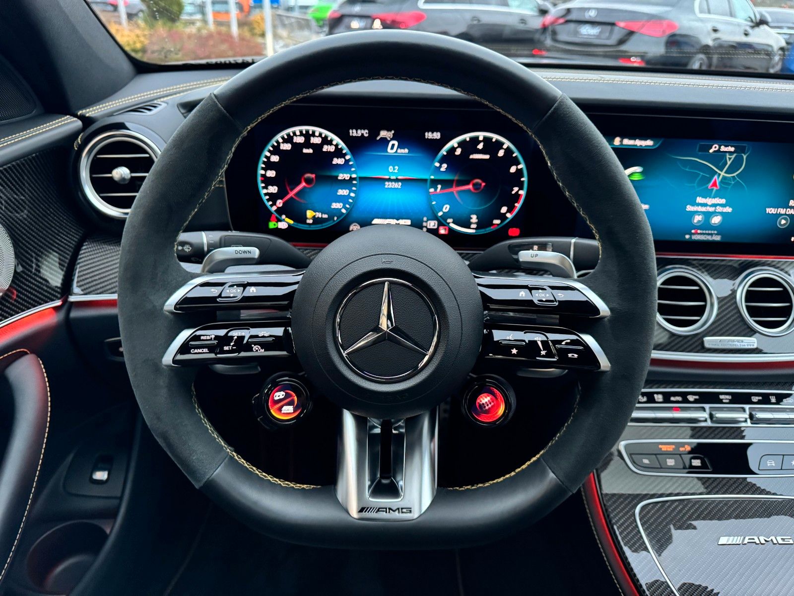 Fahrzeugabbildung Mercedes-Benz E 63 AMG S FinalEd+Pano+Burm+STH+Memory+HUD
