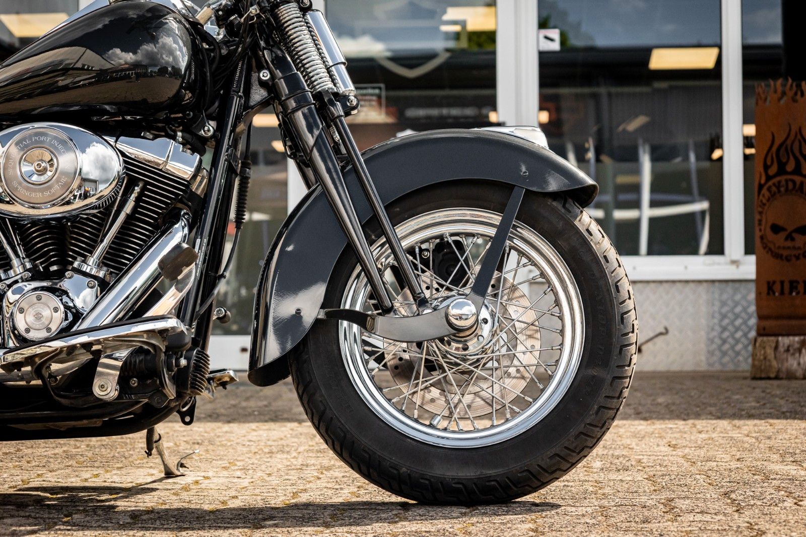 Fahrzeugabbildung Harley-Davidson FLSTSCI Springer Classic - Vance & Hines -