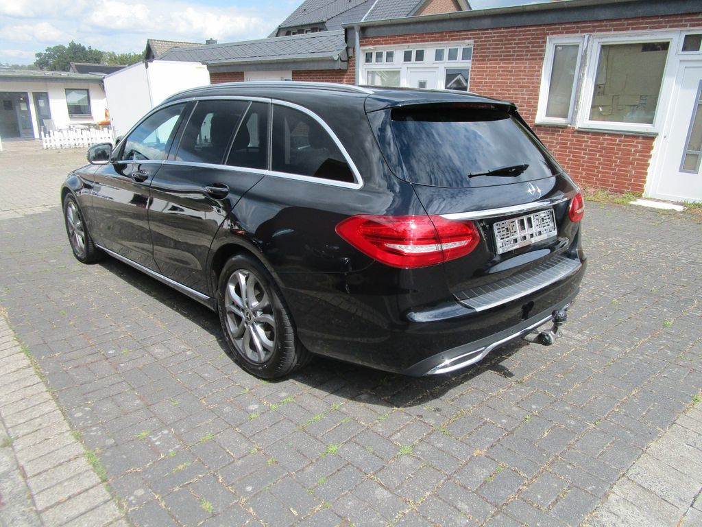 Image of Mercedes-Benz C 200