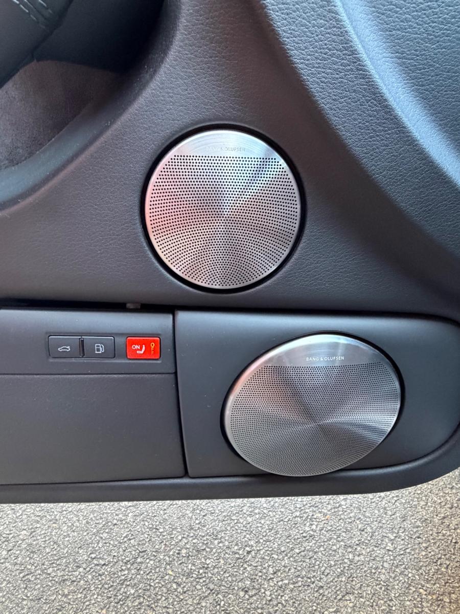 AUDI S8 5.2 QUATTRO V10 450ch - BVA - BANG & OLUFSEN - TOIT PANORAMIQUE - CAMÉRA DE RECUL - JANTES 20"