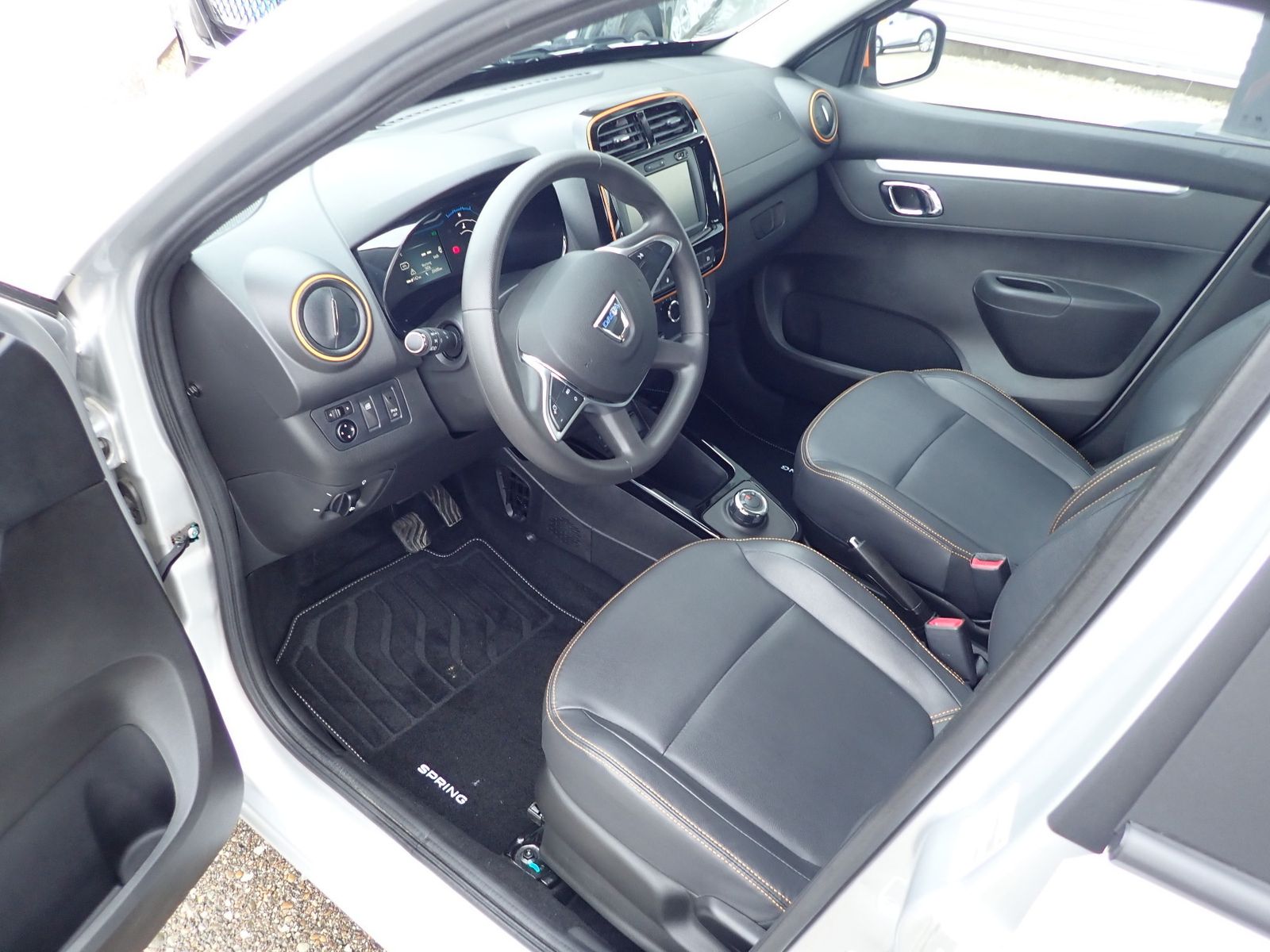 Fahrzeugabbildung Dacia Spring Electric Comfort Plus