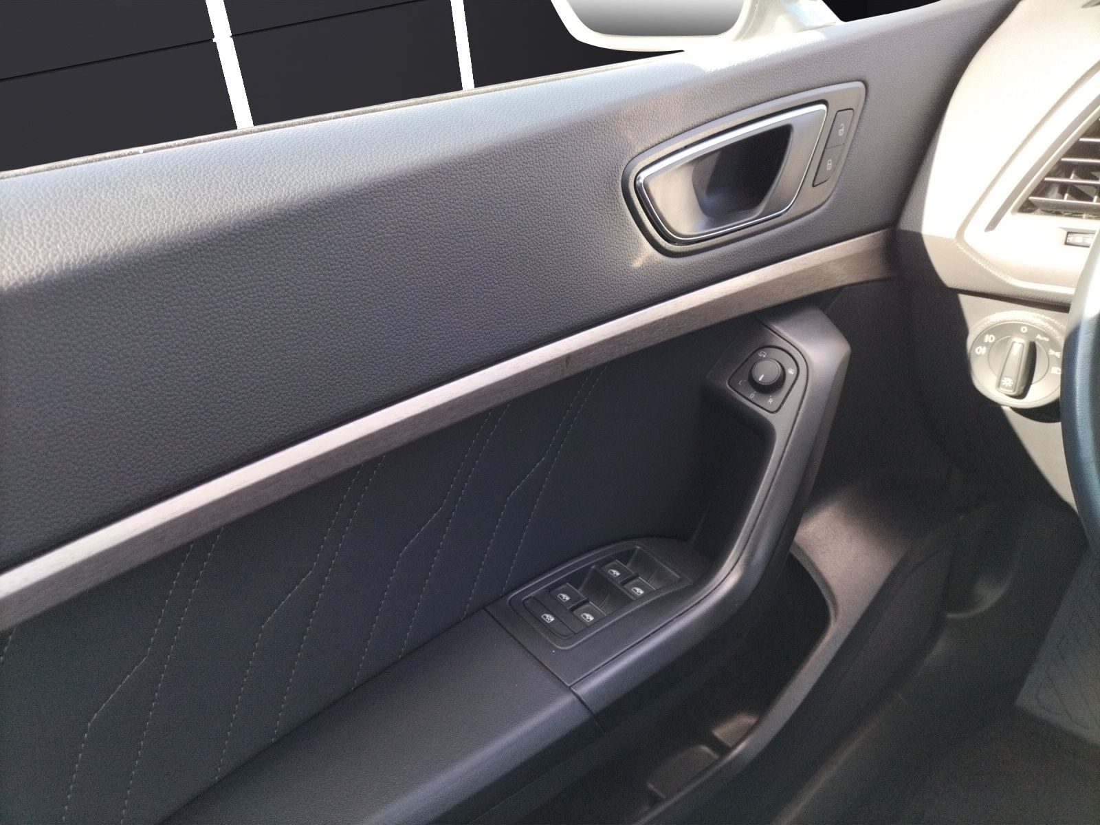 Fahrzeugabbildung SEAT Ateca TSI Xperience DSG 4Drive LED Navi AID ACC