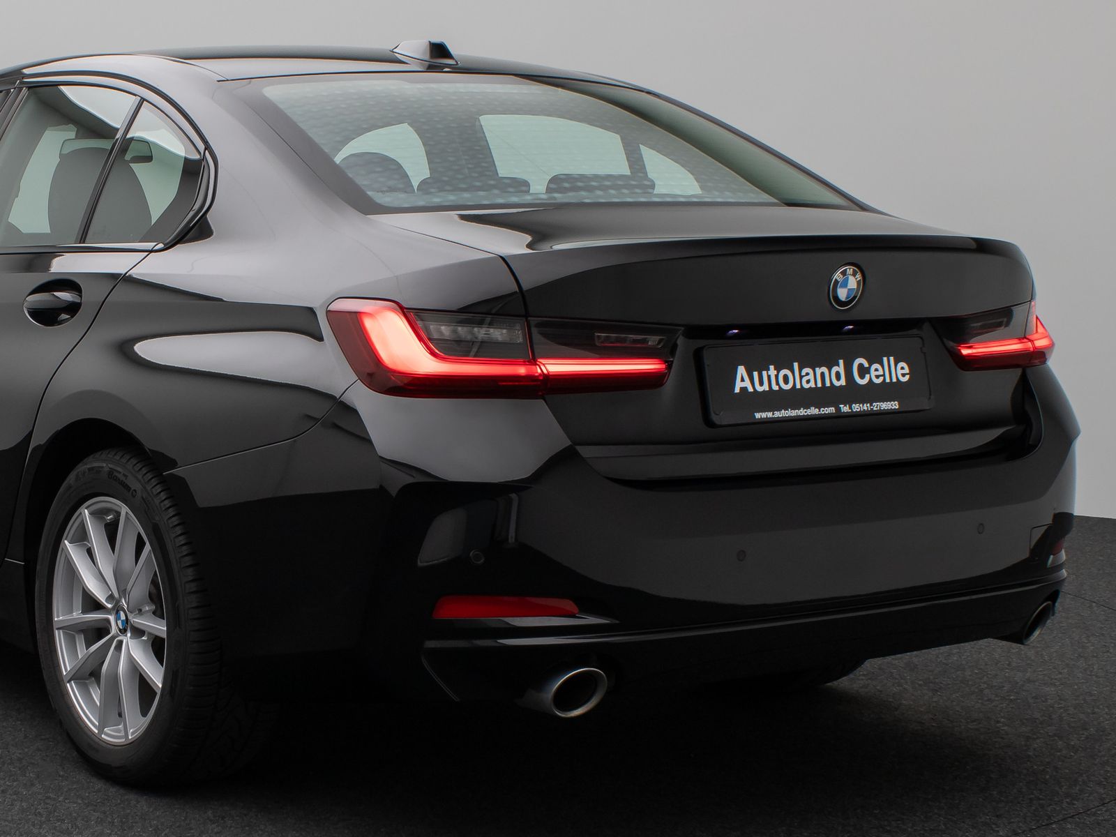 Fahrzeugabbildung BMW 318i DAB PDC Widscreen Geschwindigkeitsreg LED