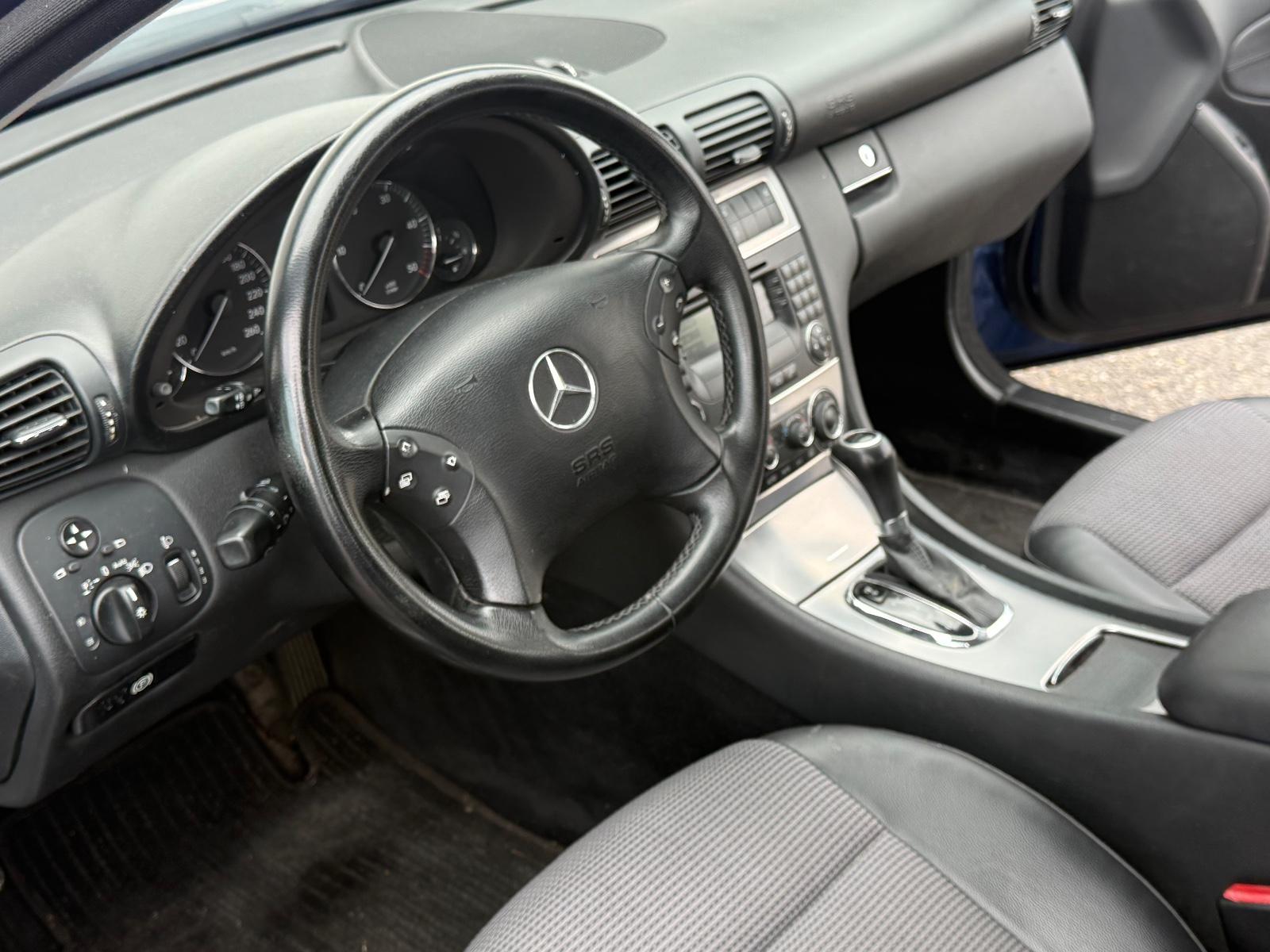 Mercedes-Benz C220 2007 — photo 10
