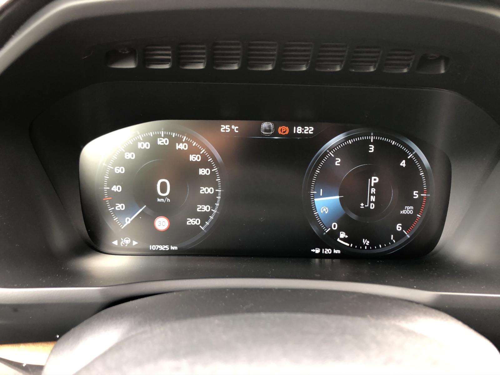 Volvo XC90 D5 AWD Geartronic Inscription -2S-Räder-