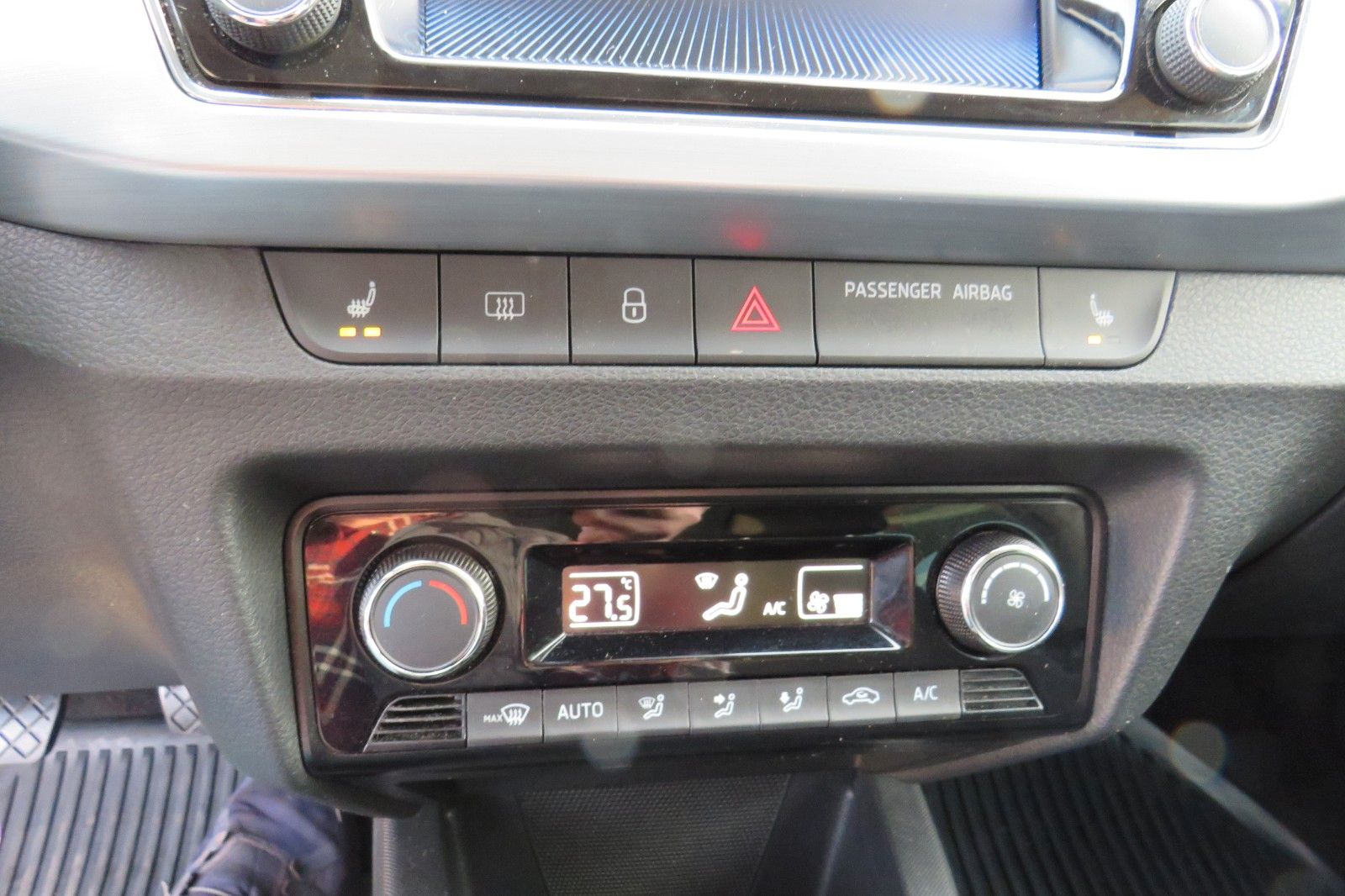 Fahrzeugabbildung SKODA Fabia Combi Ambition KLIMA SITZH. GRA PDC APP-C.