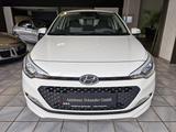 Hyundai i20 1.2 blue *Classic*Klima*Euro6* - Hyundai i20: Weiß