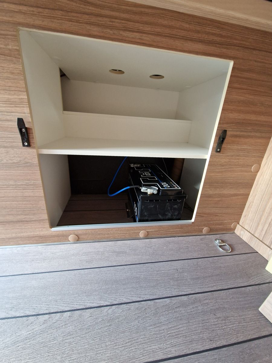 Fahrzeugabbildung Weinsberg CaraBus 600 MQH LED, Lithium, Truma D, Grau uvm.