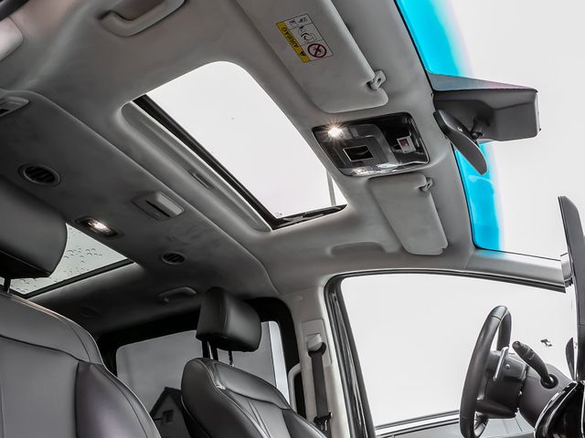 Hyundai Staria 2.2 Signature 4WD Leder Autobahnassistent