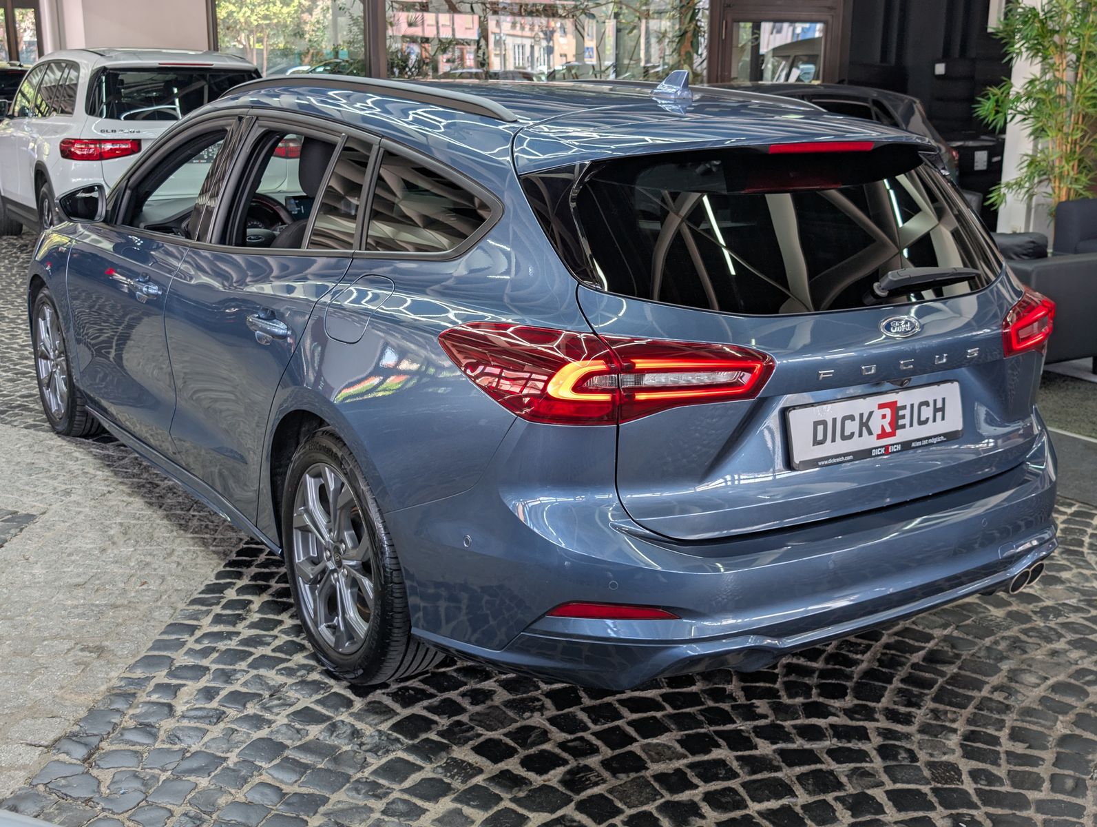 Fahrzeugabbildung Ford Focus 1.0 EB ST-Line ACC LED KAM WINTER Styling