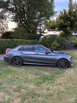 Mercedes-Benz C 220 d 4MATIC AMG LINE Pano  - Mercedes-Benz C 220 mit Diesel-Antrieb: Panorama-Dach, Limousine