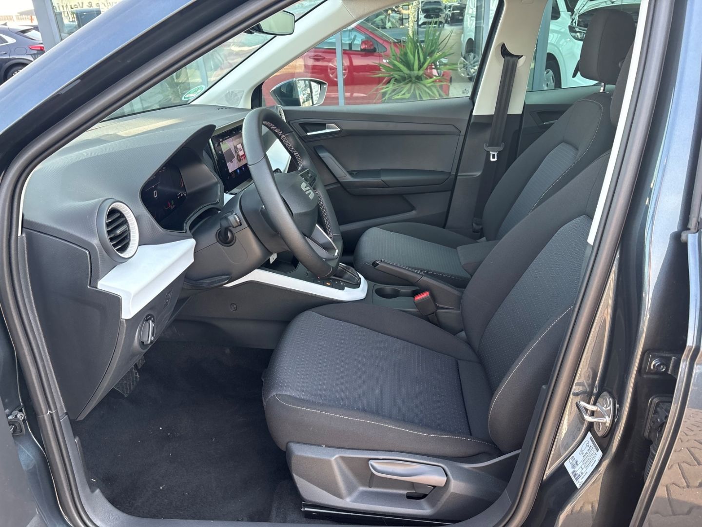 Fahrzeugabbildung SEAT Arona Navi Digitales Cockpit LED Sperrdiff. Appl