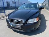 Volvo V70 Momentum 1.6*AUTOMATIK*NAVI*VOLL LEDER*PDC - Volvo V70: Allradantrieb