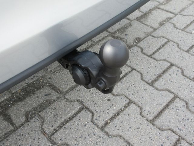 Golf VIII Variant 2.0 TDI 150 PS Life AHK/LED/NA