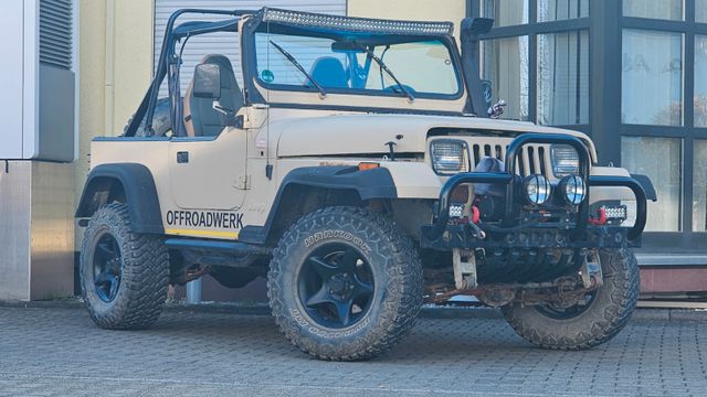 Jeep Wrangler YJ Cabrio Aut. 4.0 6Zyl.